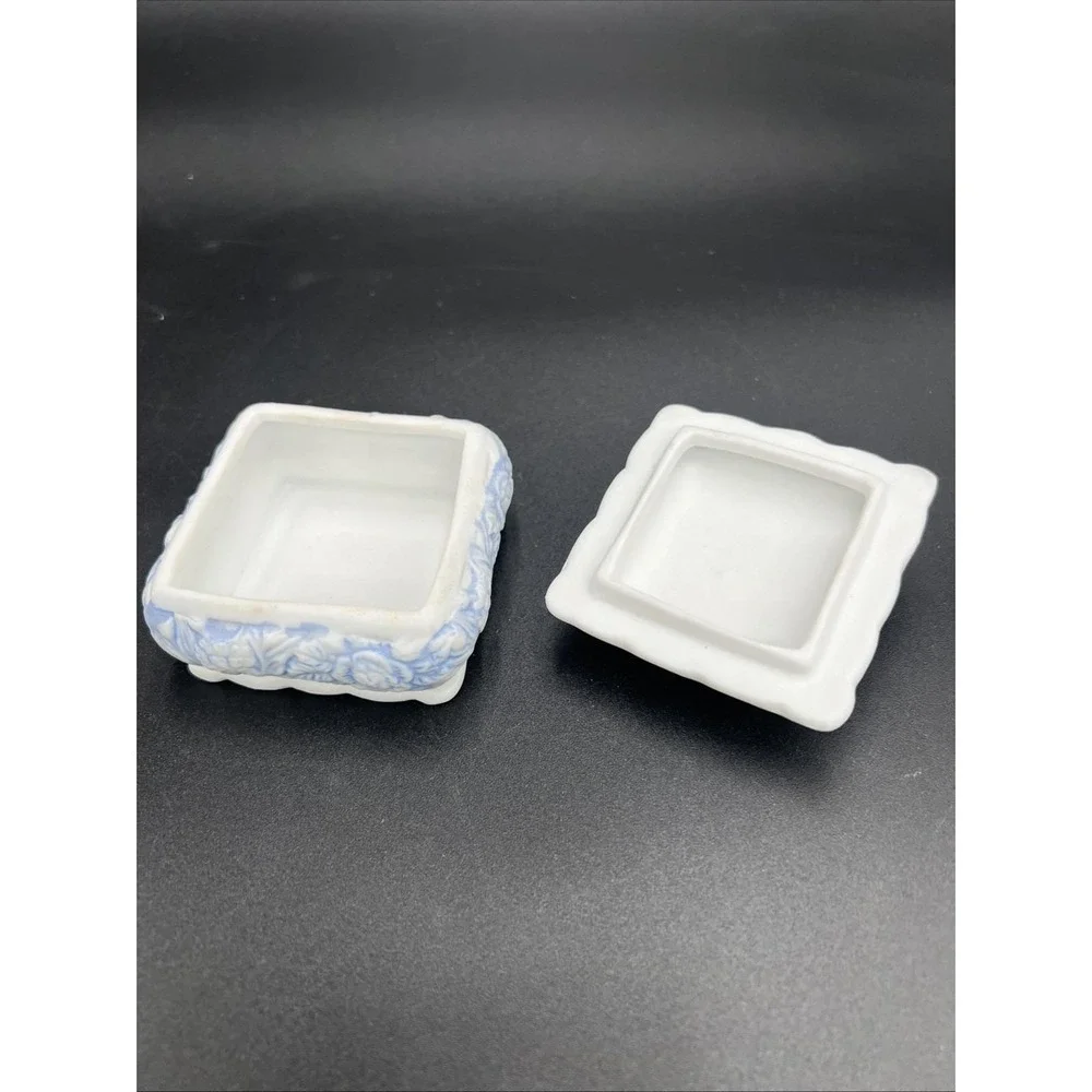 Hermitage Pottery Porcelain Trinket Box Jewelry Holder Vanity Box Daisy